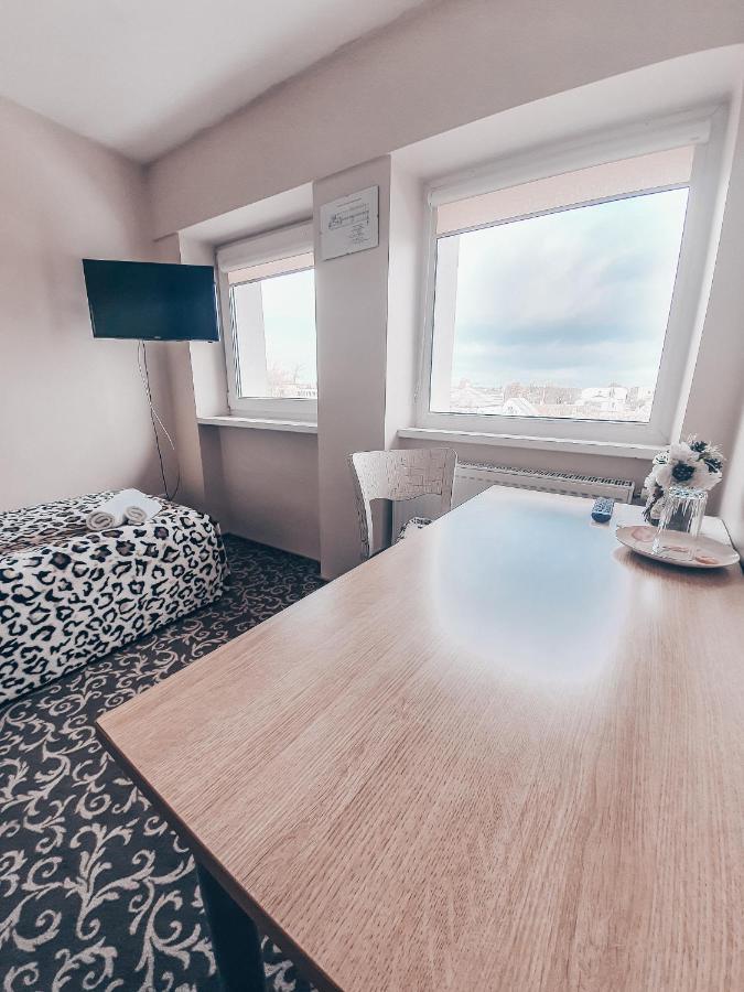 Pervaza Hotel Panevezys Ngoại thất bức ảnh
