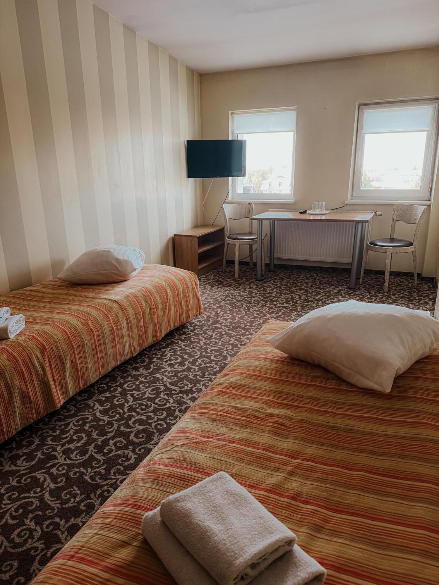 Pervaza Hotel Panevezys Ngoại thất bức ảnh